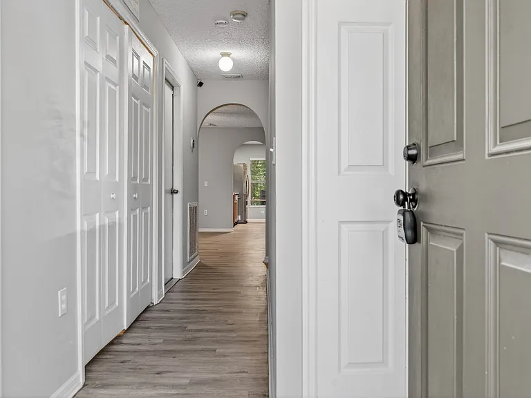 11816 Lake Bend Cir — Photo 4