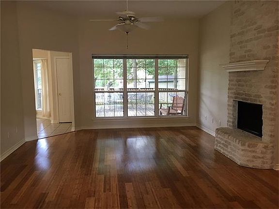 2nd image of 1001 Franklin Dr