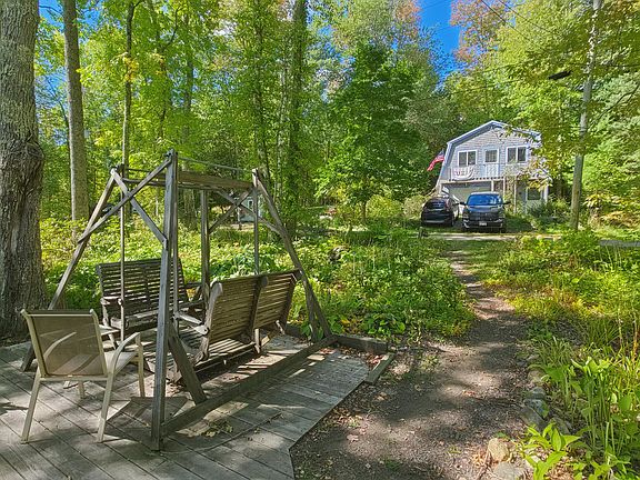 3rd image of 195 Sidelinger Lane