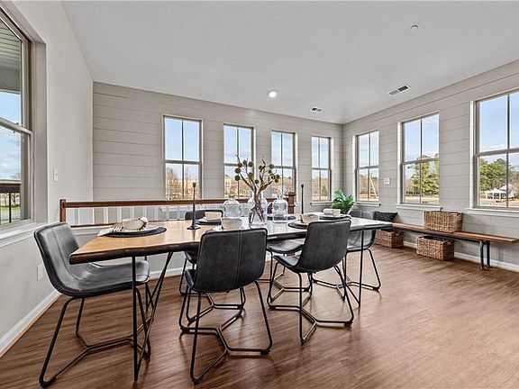3rd image of 1402 Watermark Way