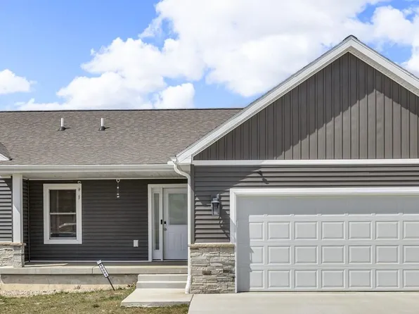10664 Glendalough Ln, Cement City, MI 49233