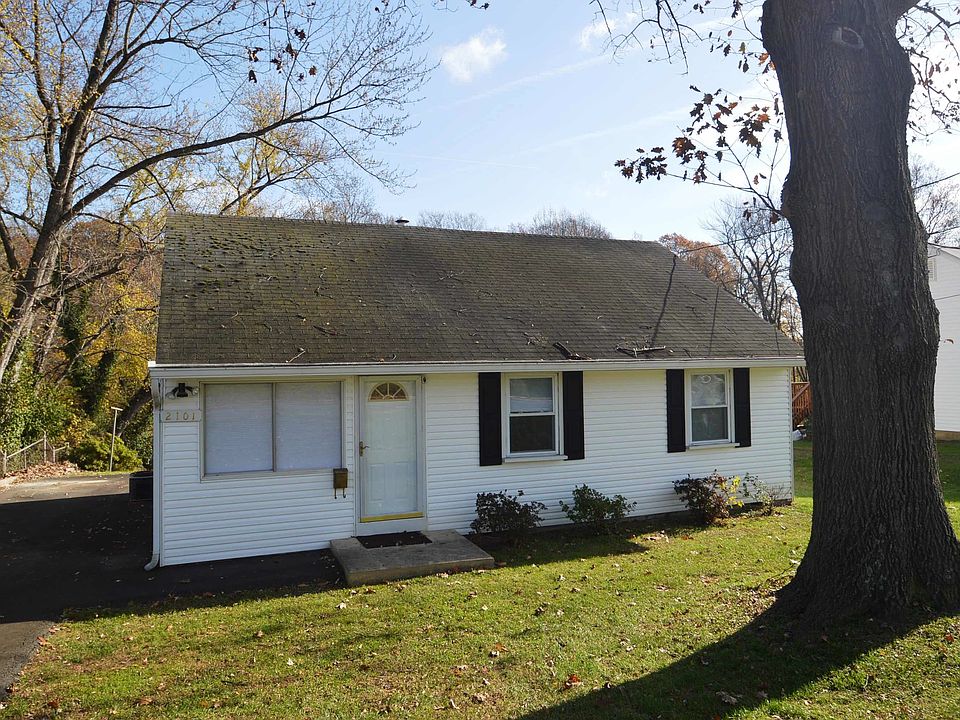 1st image of 2101 Pimmit Dr