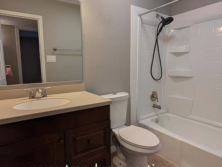 601 Rosa St — Photo 13