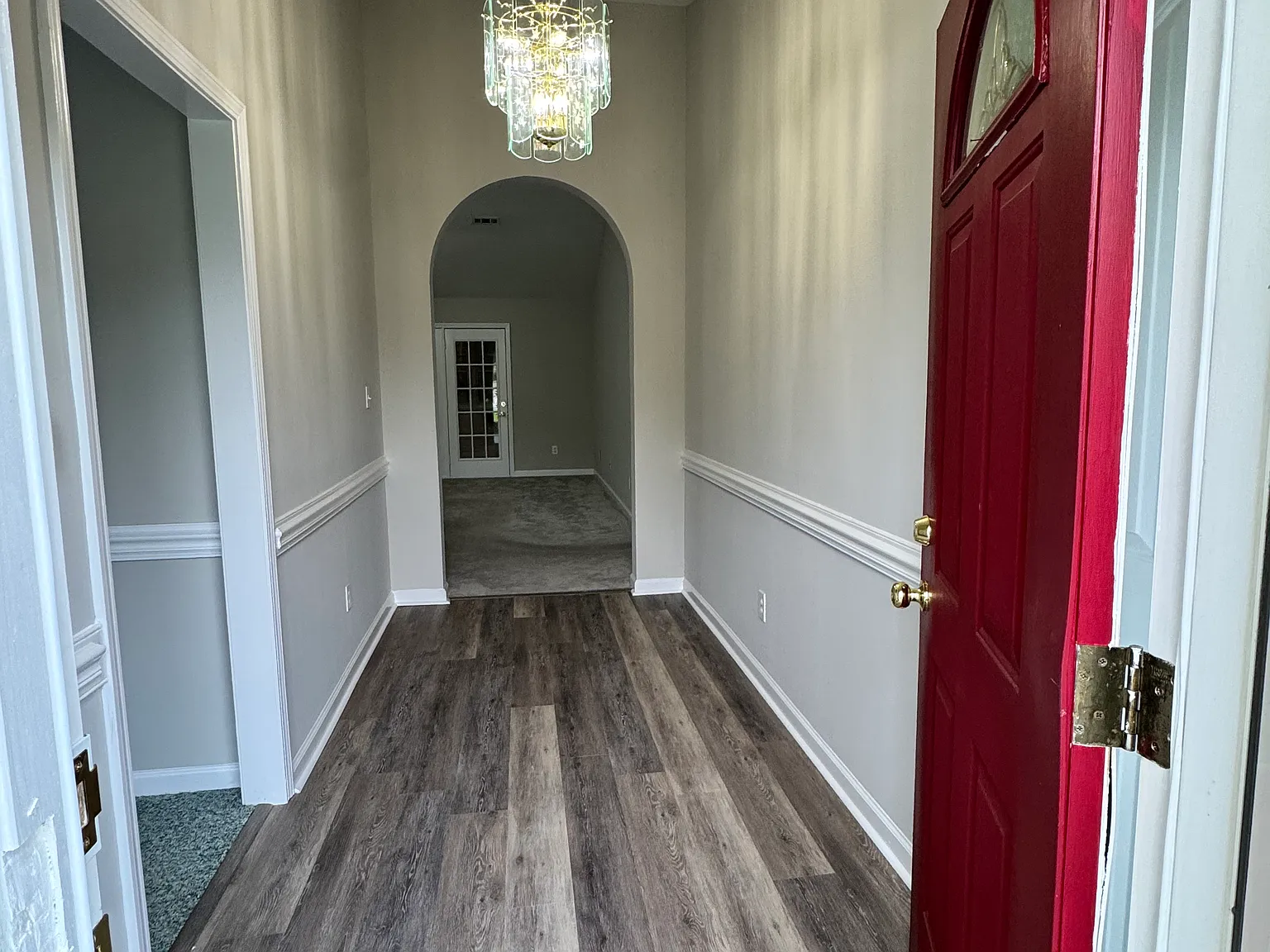 3 bed, 1844 sqft, $2,150 — Photo 2