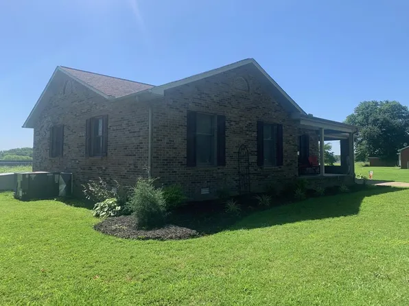312 Stokes St, Puryear, TN 38251