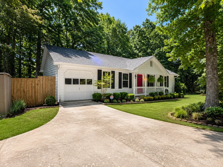 3564 Bomar Rd — Photo 2