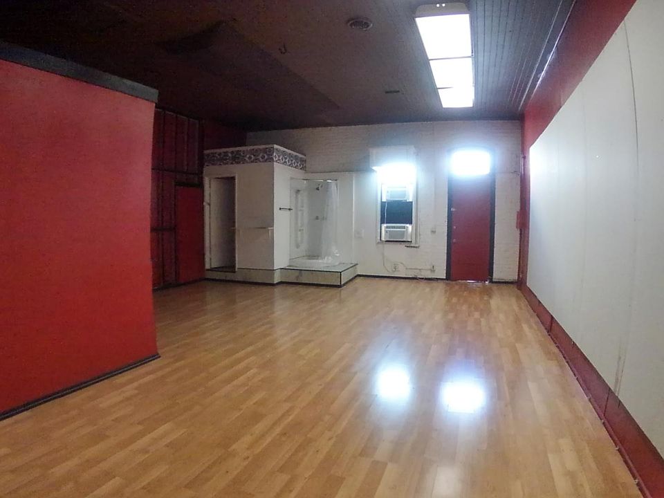 2nd image of 150 N King St Ste 202