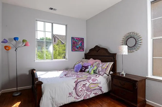 4 bed, 2.5 bath, 1949 sqft, $5,749 — Photo 3