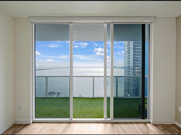 4th image of 600 NE 27th St #213