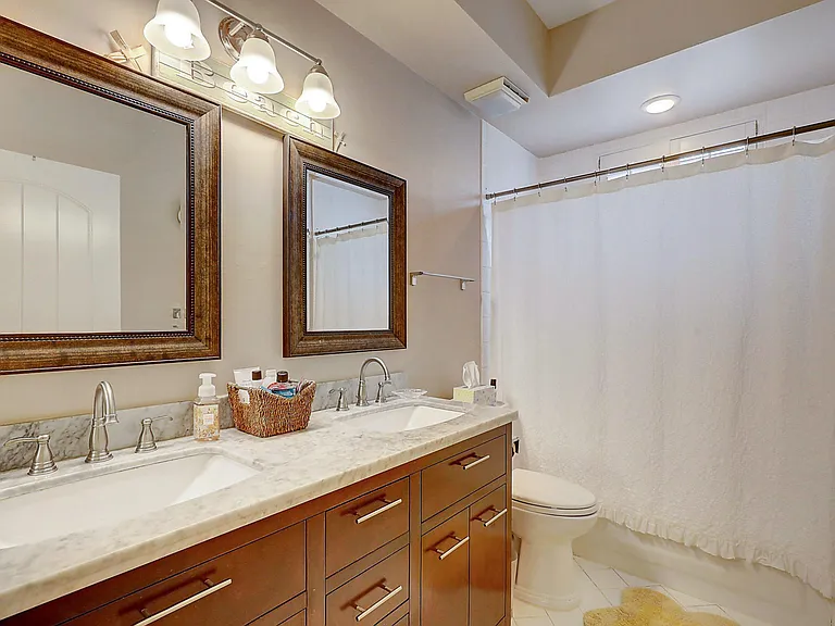 10207 Allamanda Blvd — Photo 34