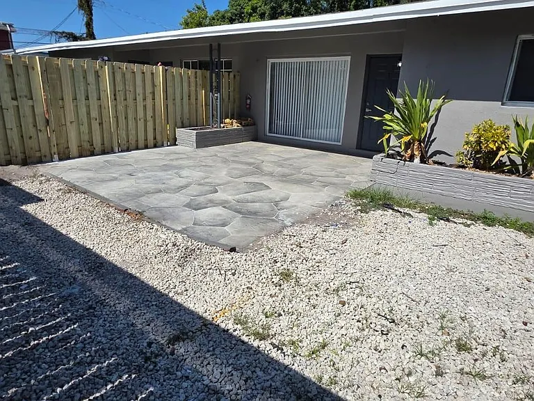 Sherman St — Photo 1