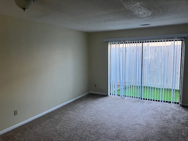 1012 Union St #4 — Photo 3