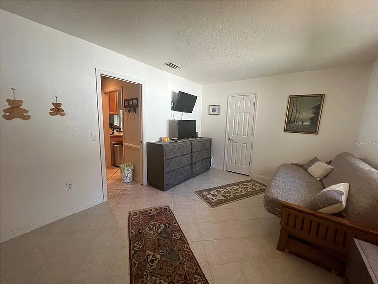 3177 Clifford St — Photo 15