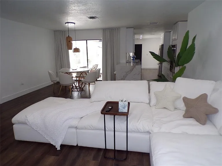 1802 Los Alamos Dr — Photo 8