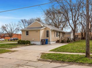 1267 E 17th Ct, Des Moines, IA 50316