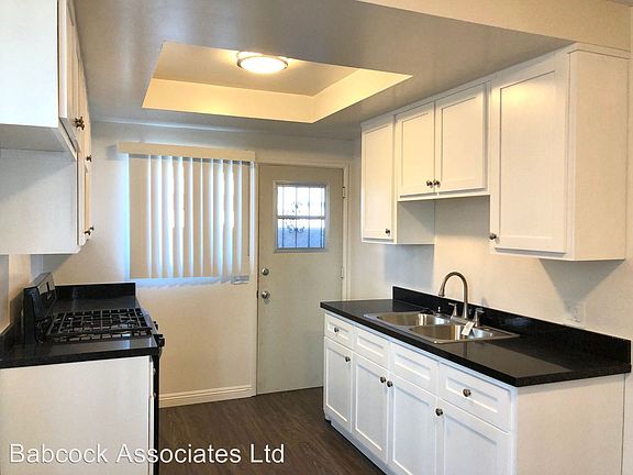 4th image of 4372 W 133rd St #D