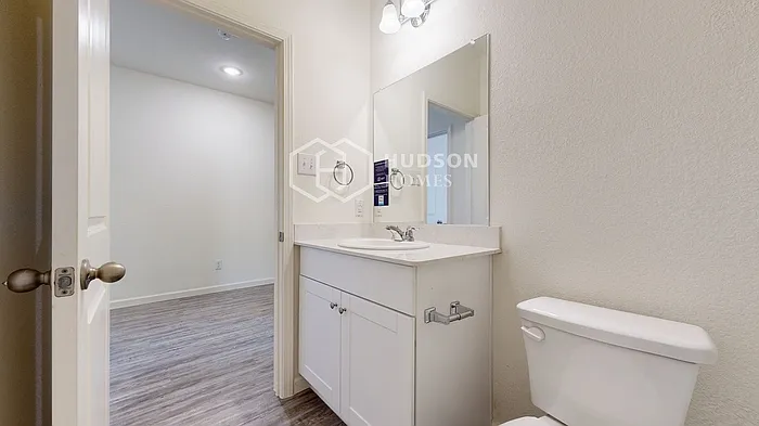 744 Devonshire Dr — Photo 28