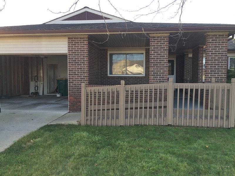 1st image of 16901 Woodridge Dr