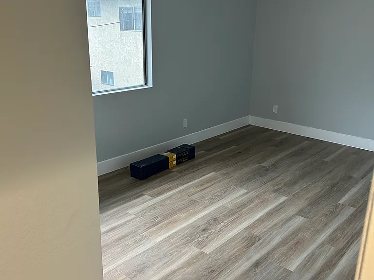 8437 Stewart And Gray Rd #B — Photo 2