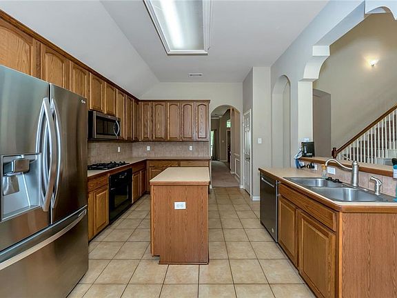 5th image of 1260 Carriage Creek Dr