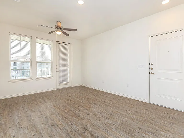 Alton Park Apartments — Photo 31