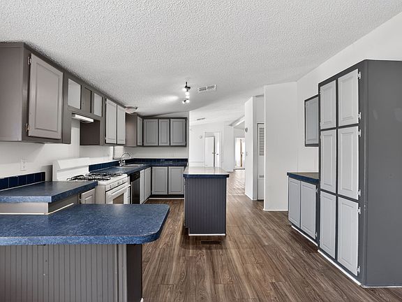 4th image of 355 N Ambassador Rd