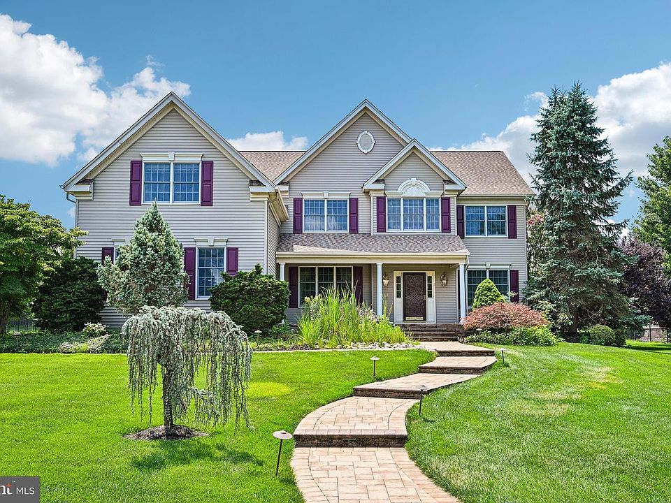 1st image of 28 Castleton Ln