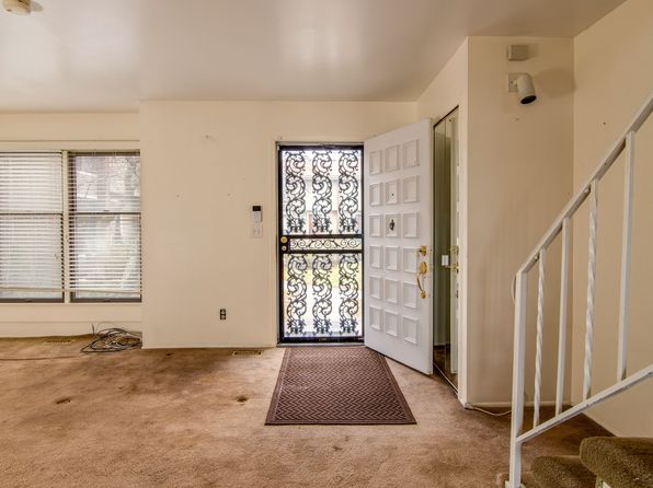 20949 Sherman Ave, Southfield, MI 48033