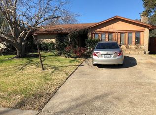 2585 Mossglen Dr, Dallas, TX 75227