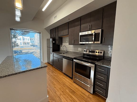 2nd image of 1 E Cary St #2