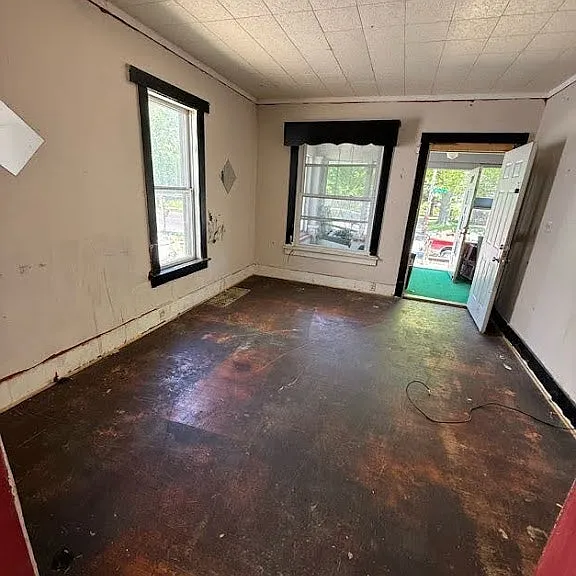 314 E McClure Ave — Photo 5