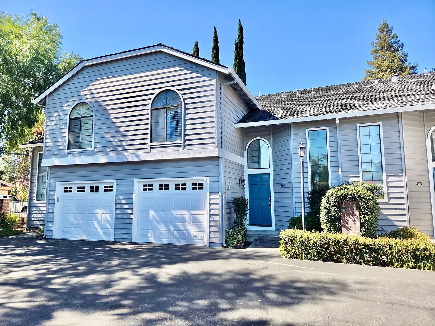 Campbell Townhouse with 2 Bedrooms and Office Space! — Photo 1