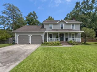 127 Honeysuckle Ln, Summerville, SC 29485