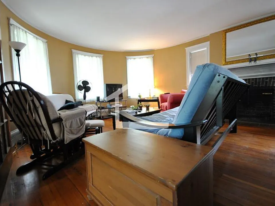 11 Burton St #9