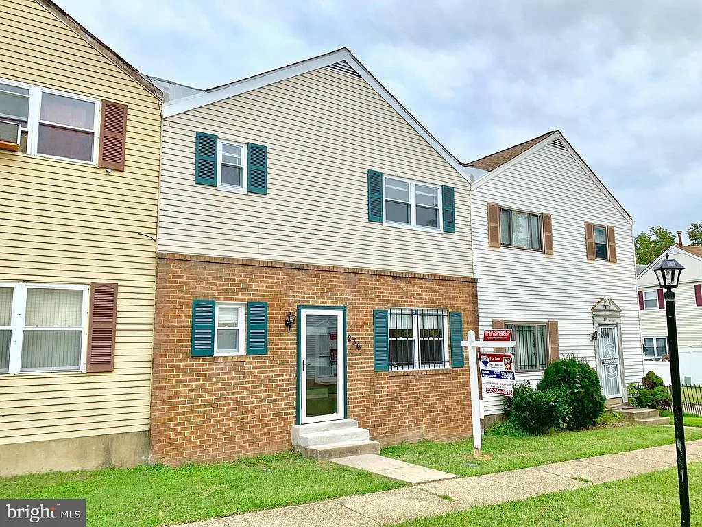 236 Savannah St SE photo 1