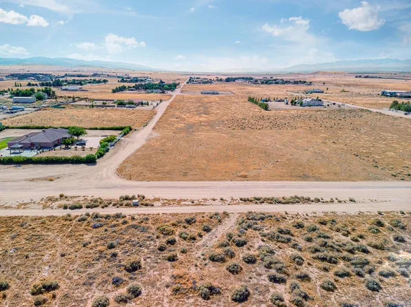Corner Avenue Vic Stw #80-C4, Lancaster, CA 93536