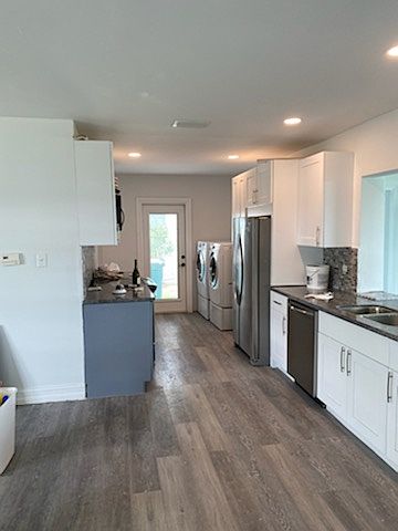 GRANITE COUNTER TOPS 