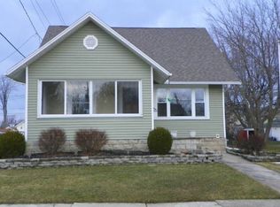 419 E 5th St, Port Clinton, OH 43452
