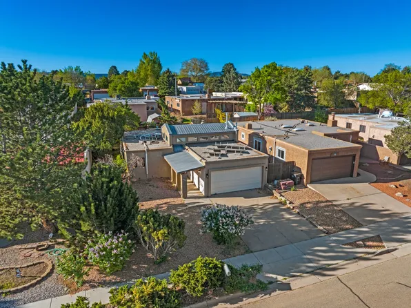 353 Grand Canyon Dr, White Rock, NM 87547