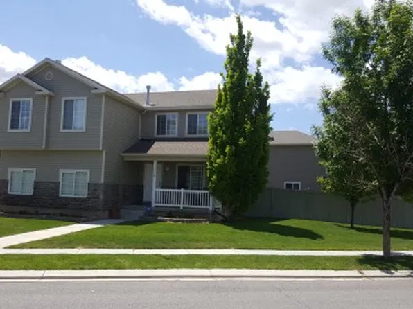 3726 E Navajo Dr, Eagle Mountain, UT 84005