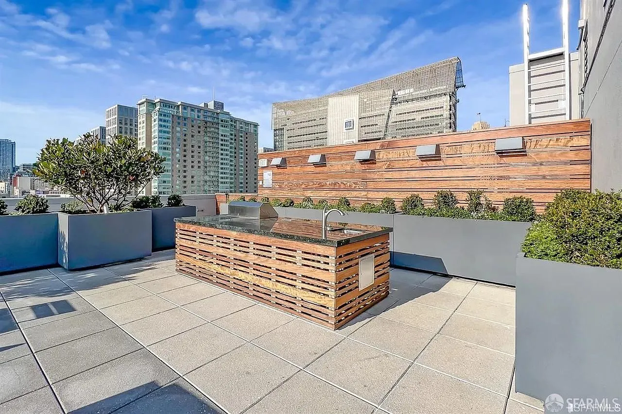 588 Minna St #203 photo 1
