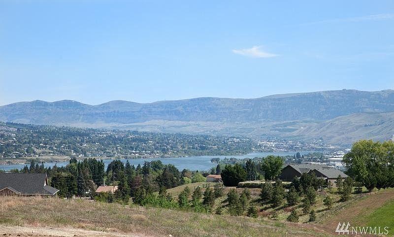 1st image of 893 Sage Crest Dr
