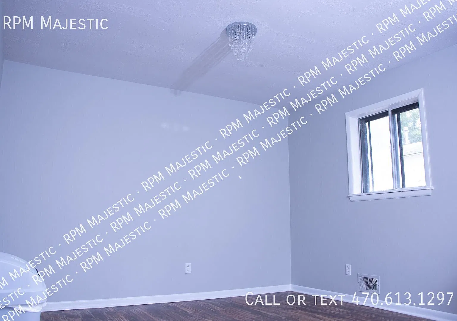 Updated 3-Bedroom, 2-Bath Home With Fenced Yard & Garage! — Photo 4