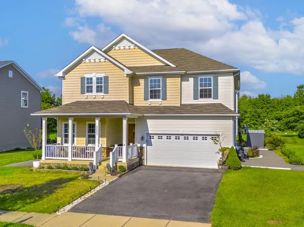 2222 Kay Hill Dr, Waldorf, MD 20601