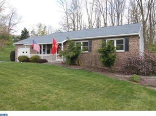 11 Marie Dr, Sinking Spring, PA 19608