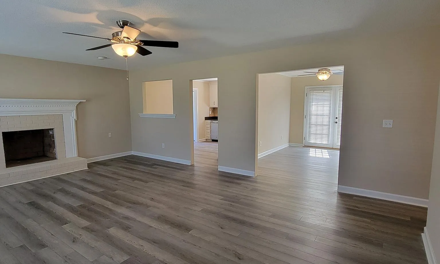 3 bed, 1600 sqft, $1,800 — Photo 3