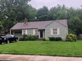 5218 W 55th St, Roeland Park, KS 66205