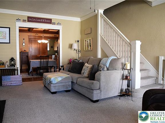 5th image of 630 Walnut St