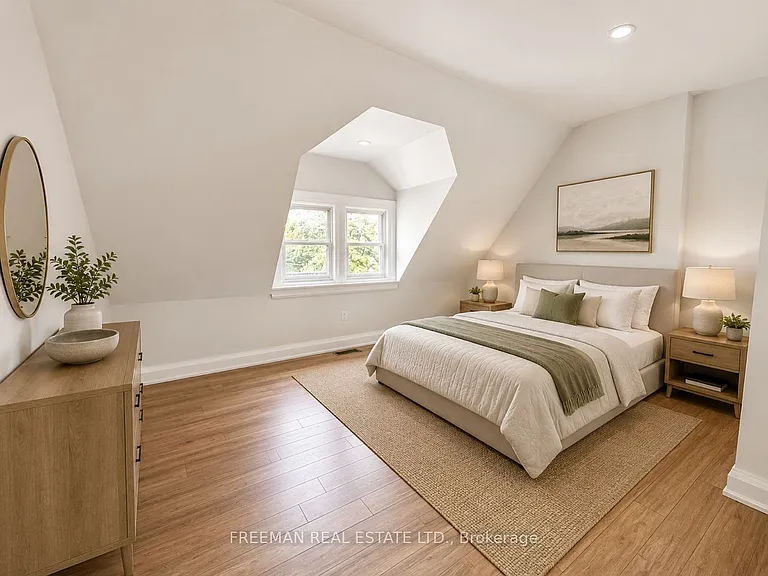 342 Howland Ave #UPPER — Photo 14