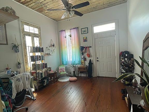 5th image of 2337 Urquhart St